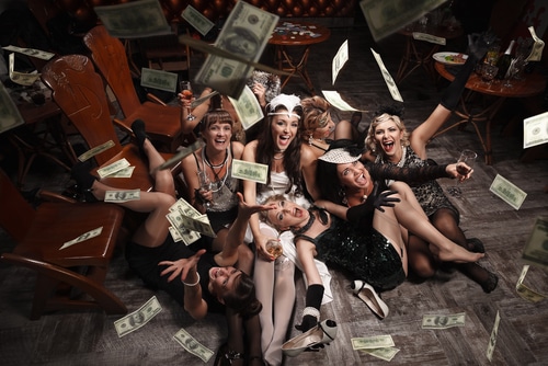 jeux d'argent en ligne, femmes et billets verts